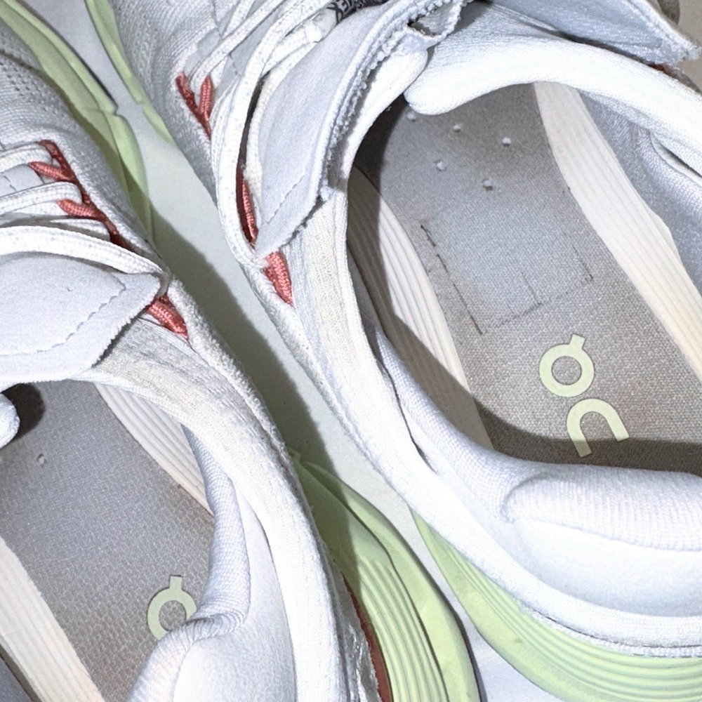 On Cloudnova Running Trainers Womens Size US 7 Limelight Eclipse Swiss Gym Shoes - Picture 10 of 13
